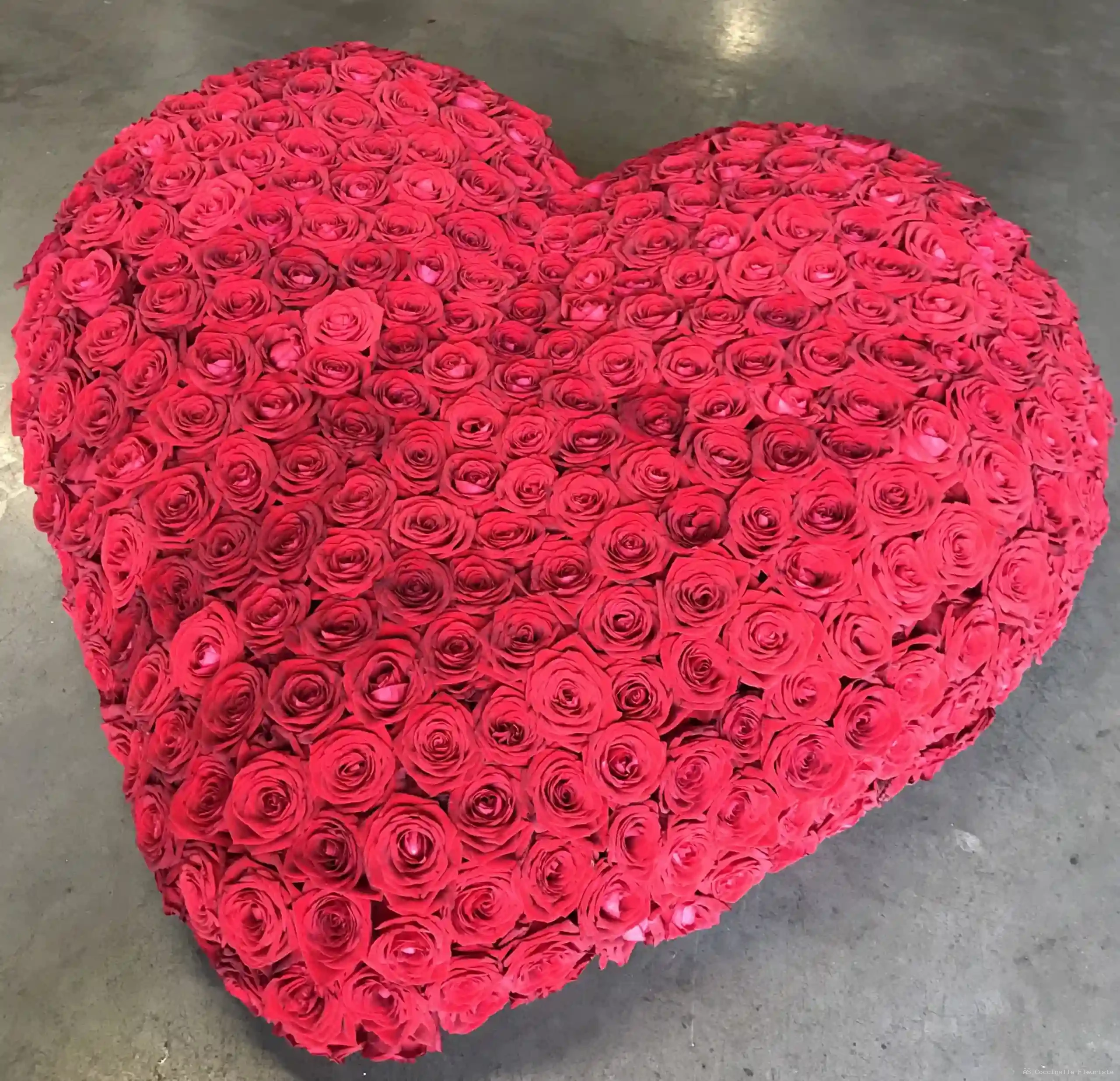 Gerbe de roses — composition florale Coccinelle